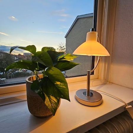 Lejlighed Med Altan Og Gratis Parkering Aalborg Buitenkant foto